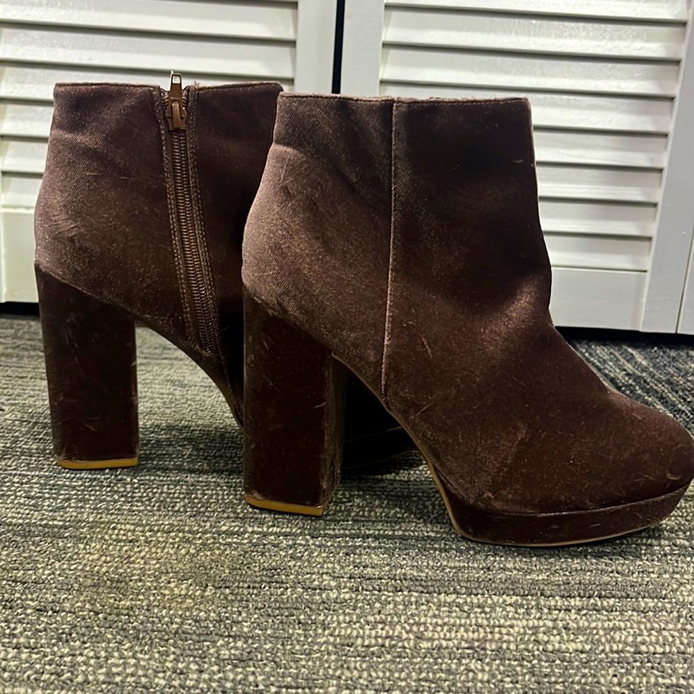 Suede rose pink ankle boots